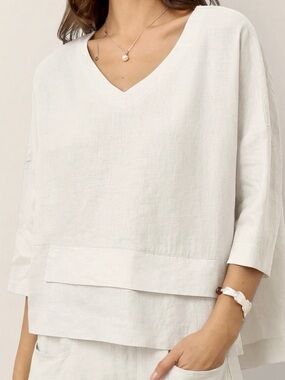 Relaxed V-Neck Layered Linen Tunic Top - White